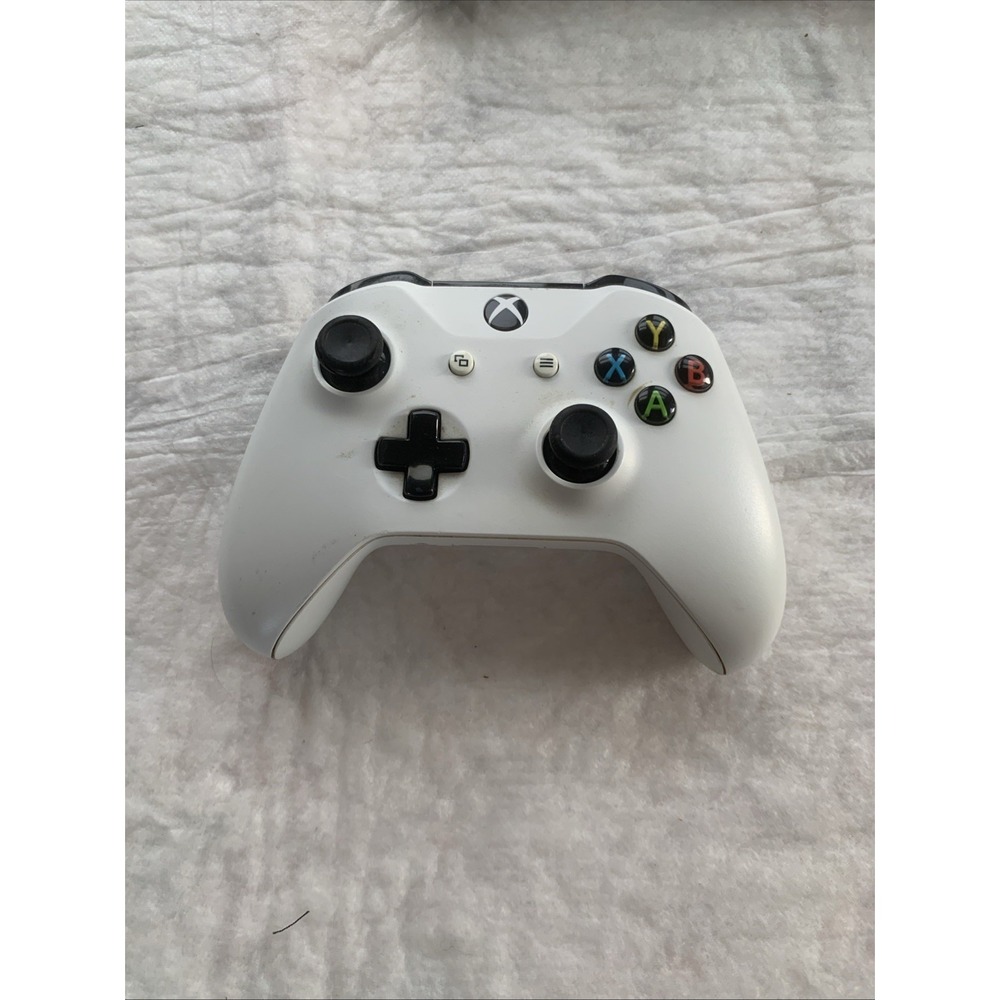 Microsoft Xbox One Wireless Controller Model 1708 White OEM Btty Cover Missing
